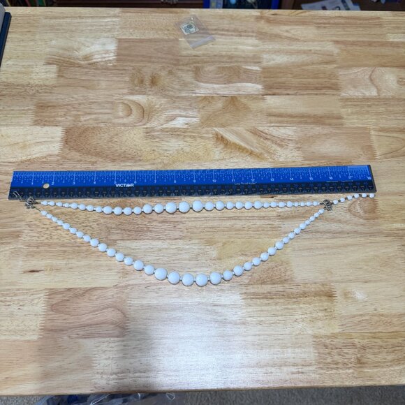 Vintage Hobe Faceted Graduated White Glass Double-Strand Beaded Necklace - Picture 6 of 6